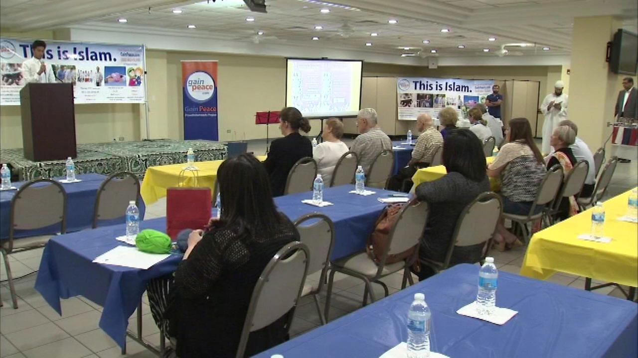 Villa Park mosque invites neighbors in for open house