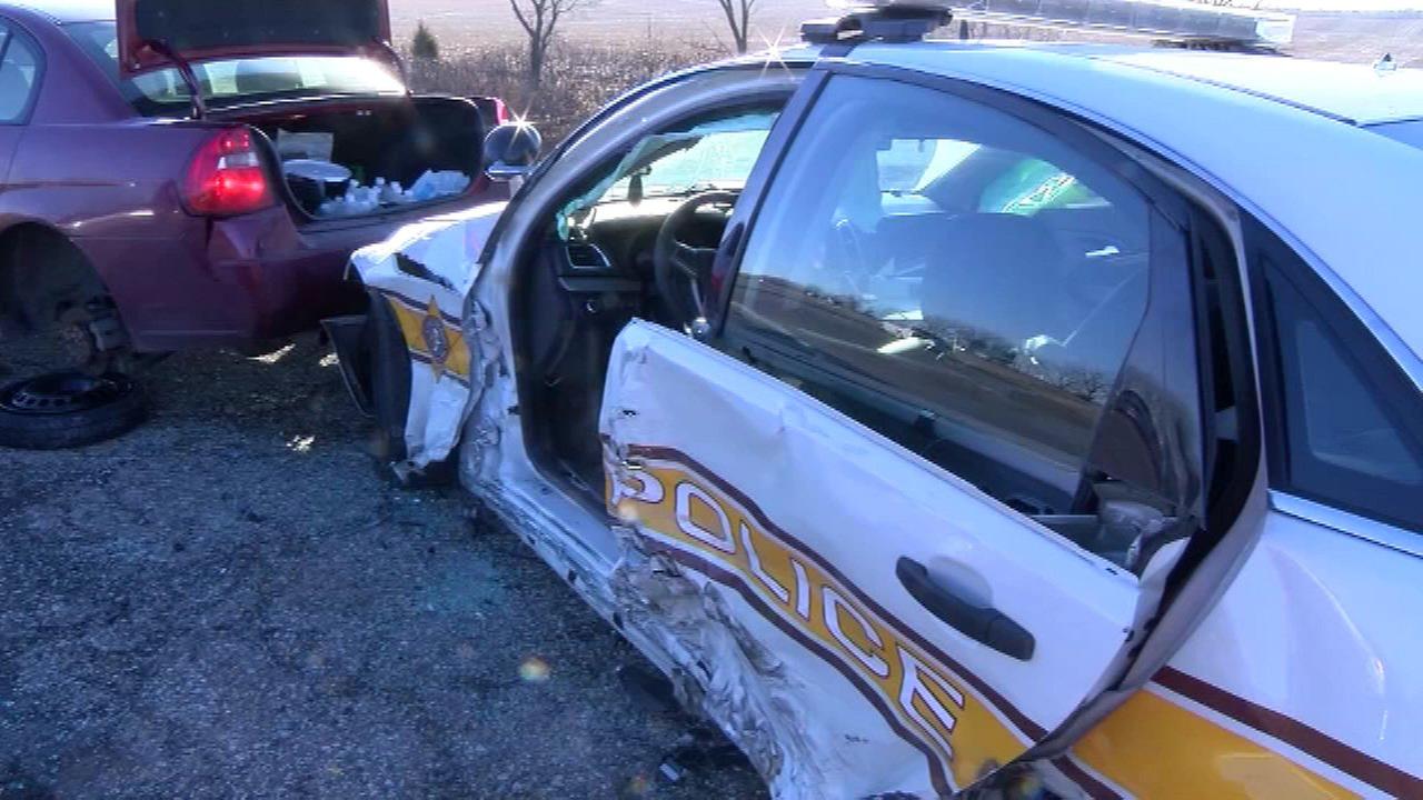Illinois state trooper's door ripped off by another driver