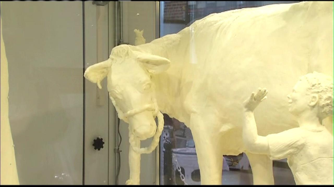 Butter cow unveiled at Illinois State Fair