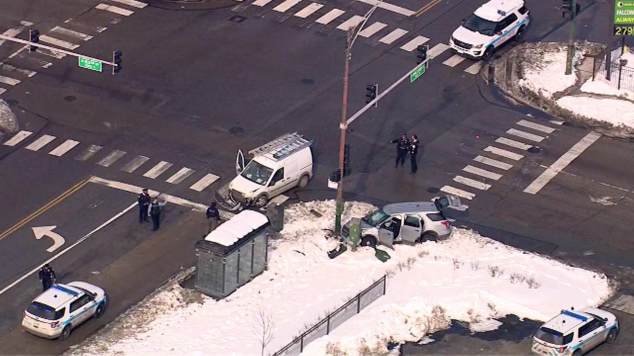3 Chicago police officers injured in Auburn Gresham crash