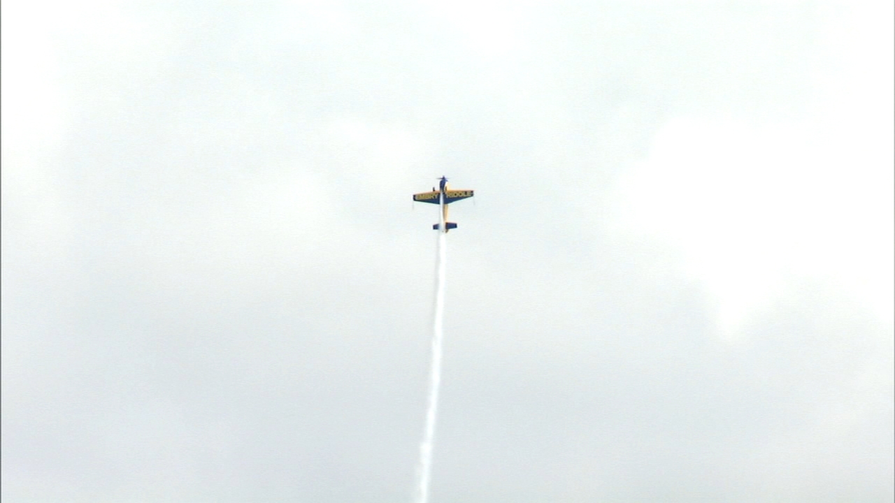 2018 Chicago Air & Water Show flies over lakefront