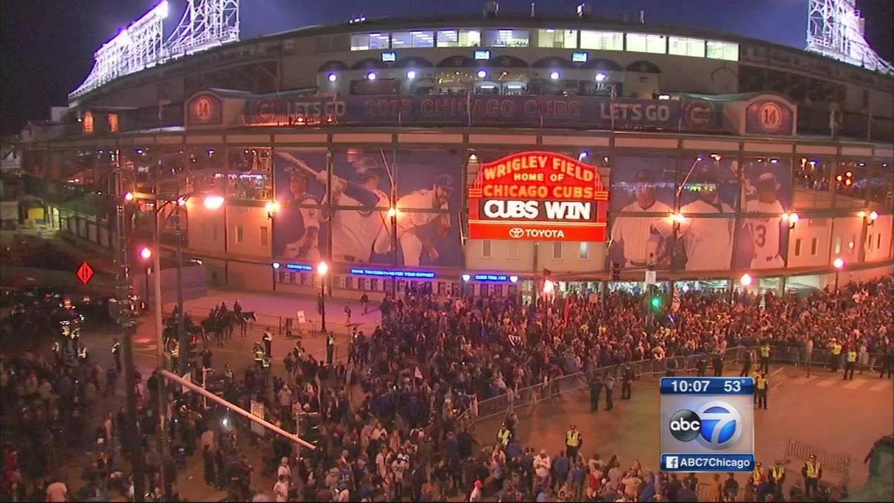Chicago Cubs clinch at Wrigley Field, advance to National League
