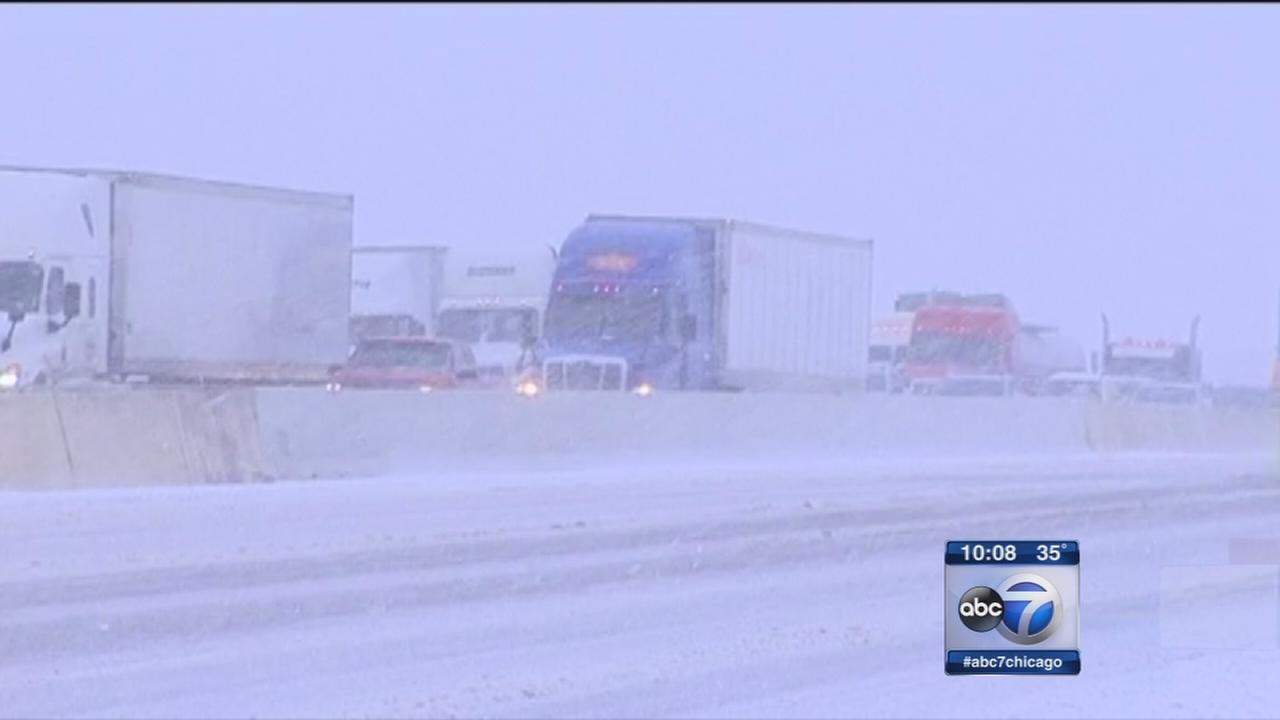 Chicago Weather Winter Storm Brings Ice Rain Gusty Winds Abc7chicago Com Chicago Weather Winter Storm Brings Ice Rain Gusty Winds Abc7chicago Com