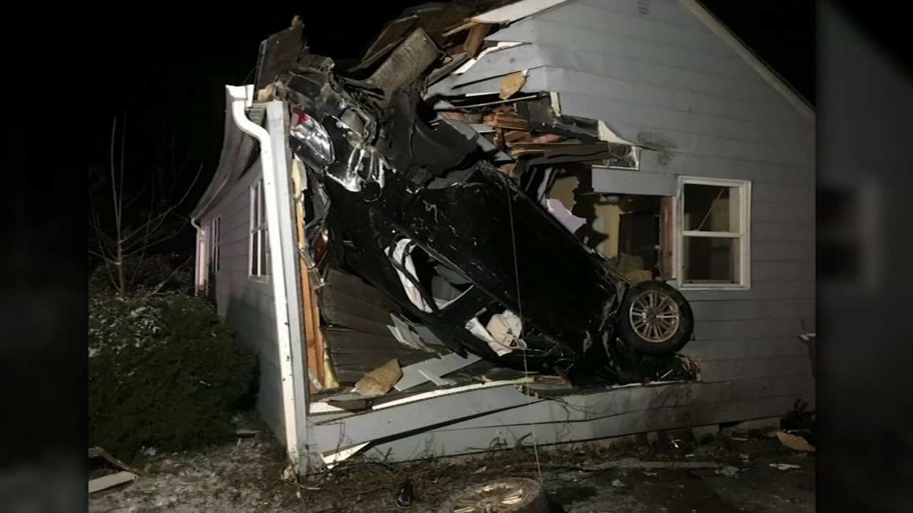 Denny's crash: Jeep crashes into restaurant in Rosenberg, TX, injuring 23,  police say - ABC7 Chicago