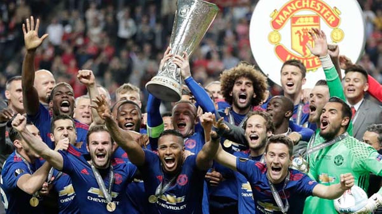 For Manchester: Manchester United beats Ajax 2-0, wins Europa League