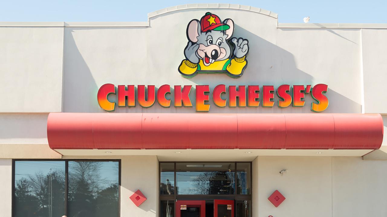 Ohio mother overdoses in Chuck E. Cheese bathroom | abc11.com