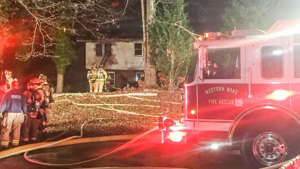 Fire reignites hours after firefighters battle blaze at Raleigh house ...