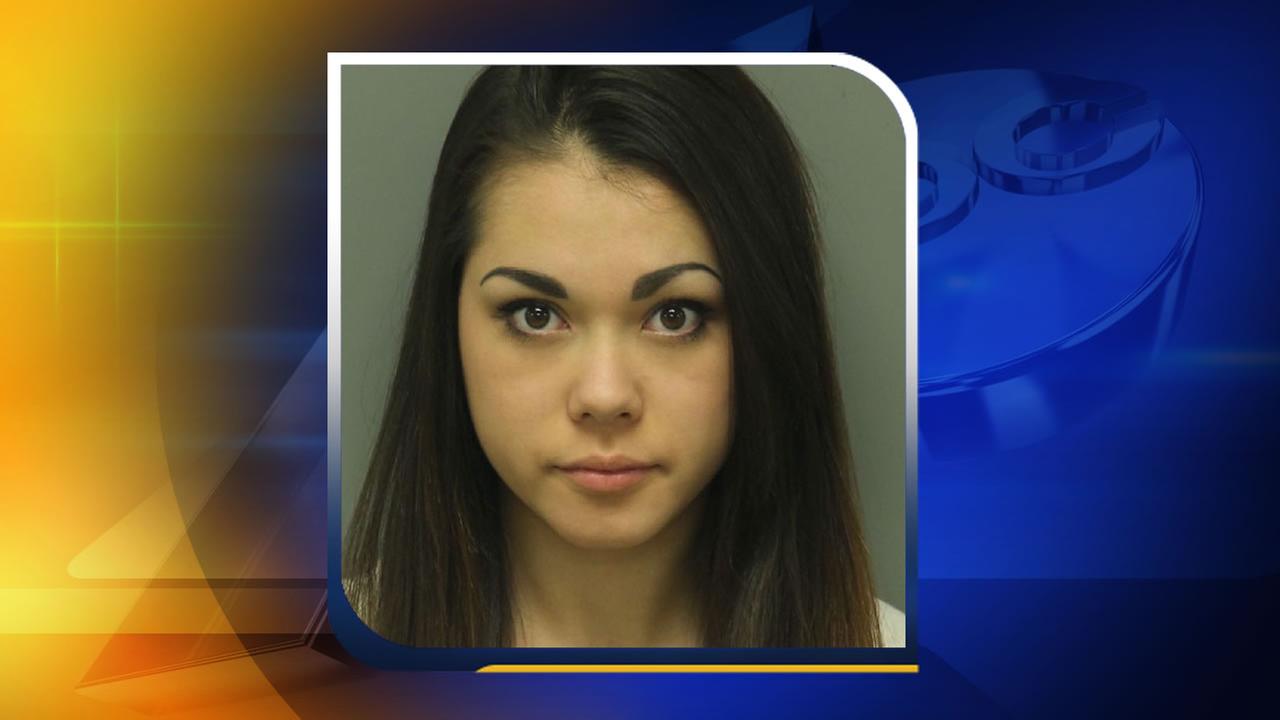 'Cute Mugshot Girl' arrested again