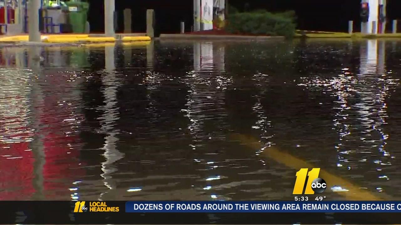 Neuse River crests, rising to record levels