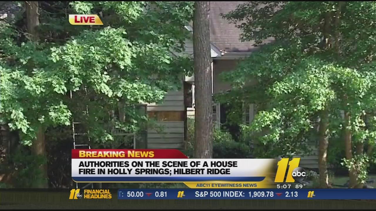 Fire damages Holly Springs home