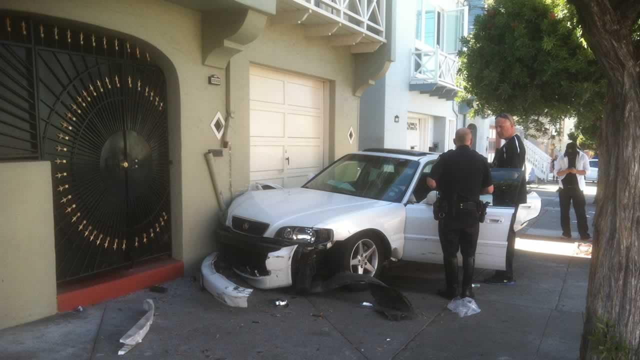 Suspect rams police vehicle with stolen car in San Francisco's Bayview