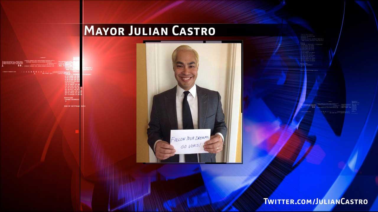 San Antonio Mayor Julian Castro goes blond to support Lanier High School basketball team in ...