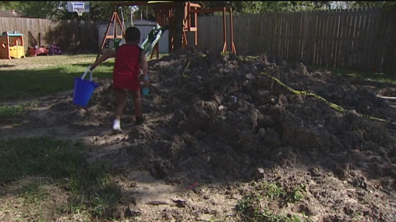 Unrepaired sinkhole in backyard leaves family without power for weeks ...