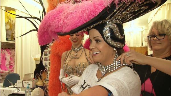 Ali Gets a Lesson in Sexy from Las Vegas Show Girls